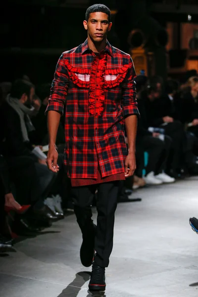 Look 30